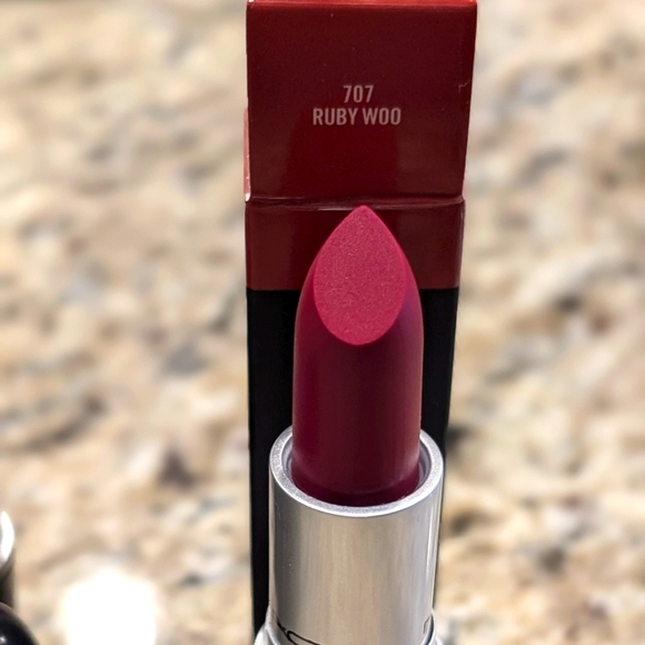 LAST ONE WITH SEE SHEER! MAC PERFECT RED/BROWN BUNDLE for Holiday Seasons - Picture 4 of 4